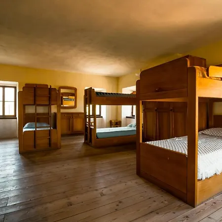 Hostel Podesteria Di Gombola - Arte E Territorio