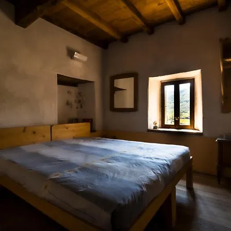 Podesteria Di Gombola - Arte E Territorio אכסניה