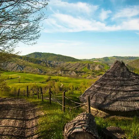 Podesteria Di Gombola - Arte E Territorio Hostel
