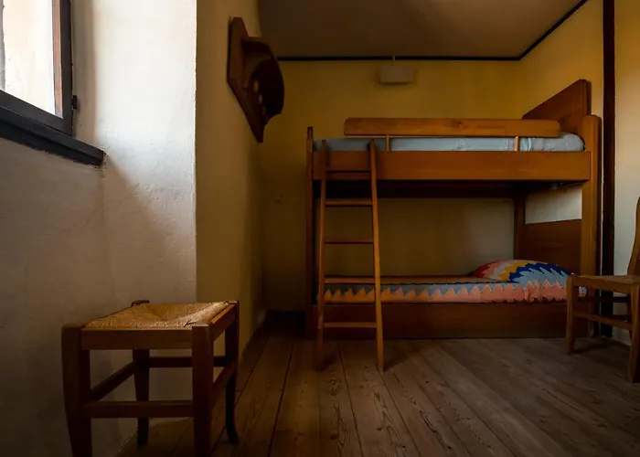 ホステル Podesteria Di Gombola - Arte E Territorio *