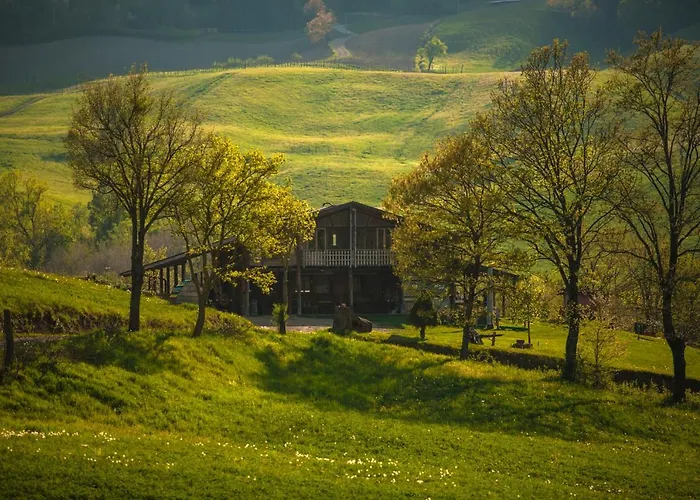 ホステル Podesteria Di Gombola - Arte E Territorio Polinago