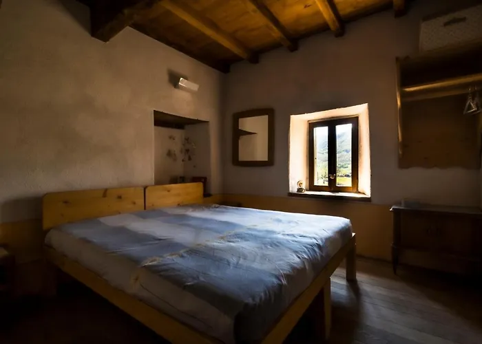 Podesteria Di Gombola - Arte E Territorio Hostel