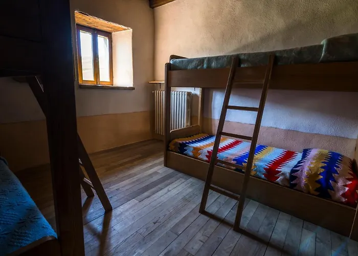 Podesteria Di Gombola - Arte E Territorio Hostel *