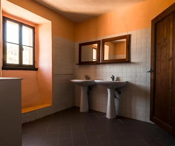 Podesteria Di Gombola - Arte E Territorio Hostel Polinago