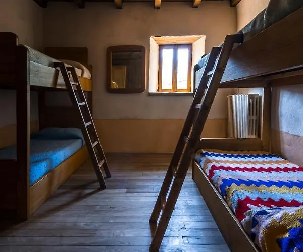 Hostel Podesteria Di Gombola - Arte E Territorio *