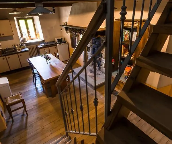 Hostel Podesteria Di Gombola - Arte E Territorio